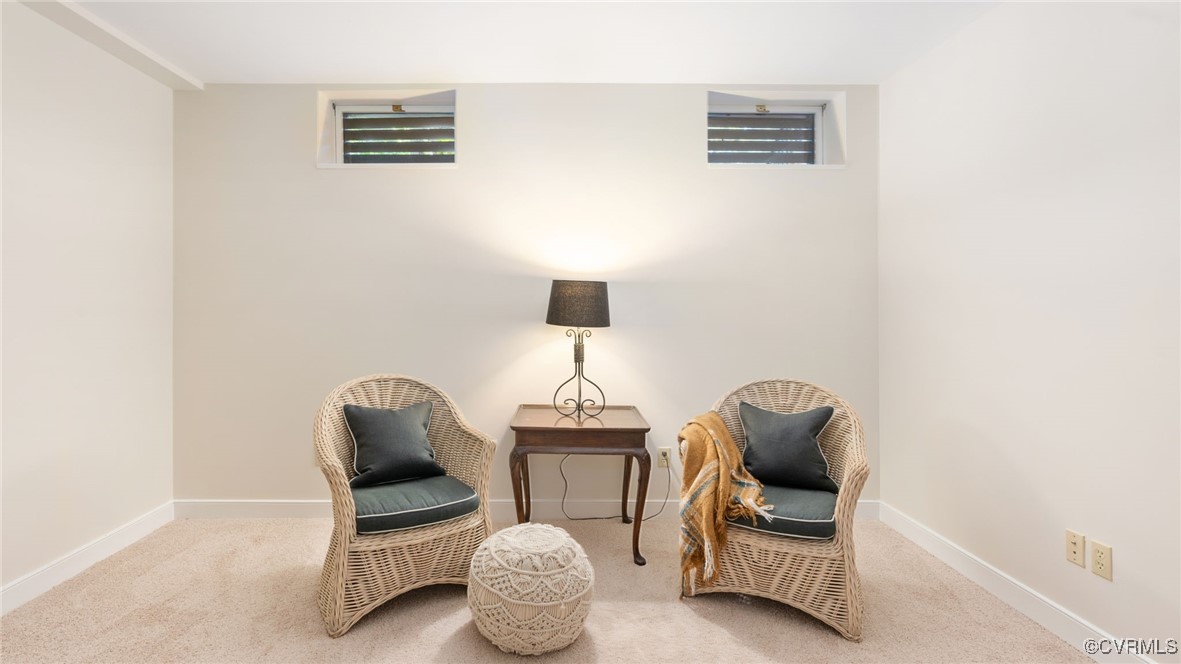 1009 Hillcrest Ter
