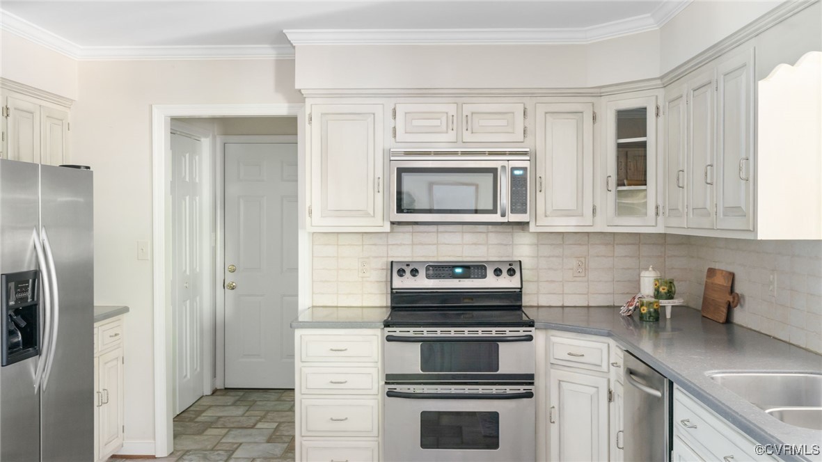 1009 Hillcrest Ter