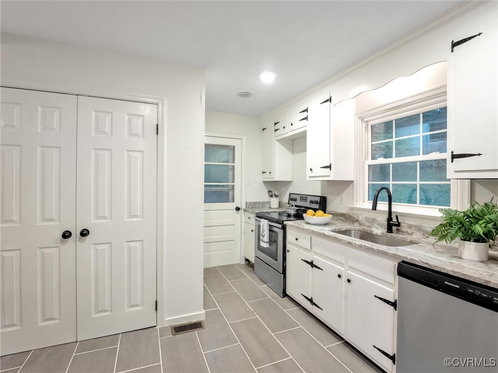 6300 Lakeside Dr