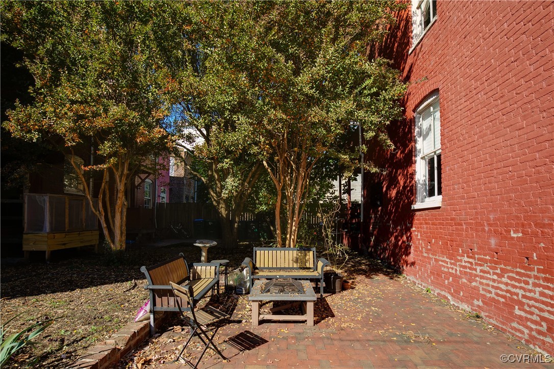 404 N Adams St