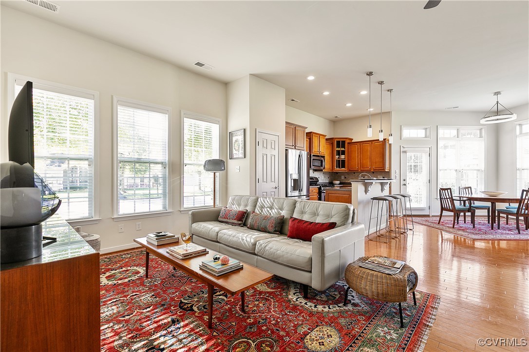7447 Rose Stable Ct
