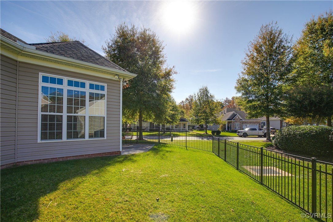7447 Rose Stable Ct