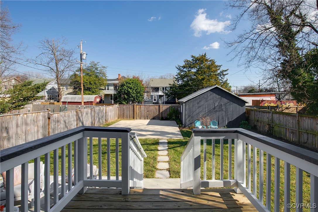 3005 Montrose Ave
