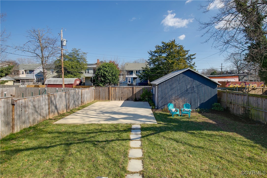 3005 Montrose Ave
