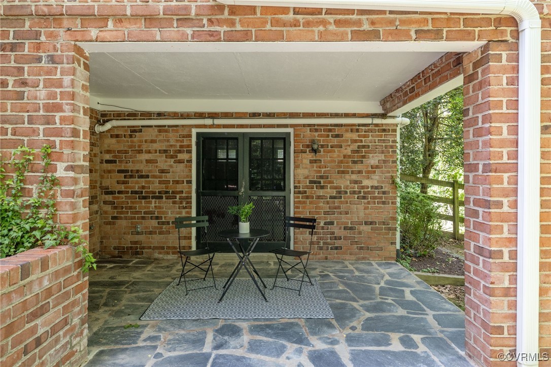 7 Raven Rock Ct