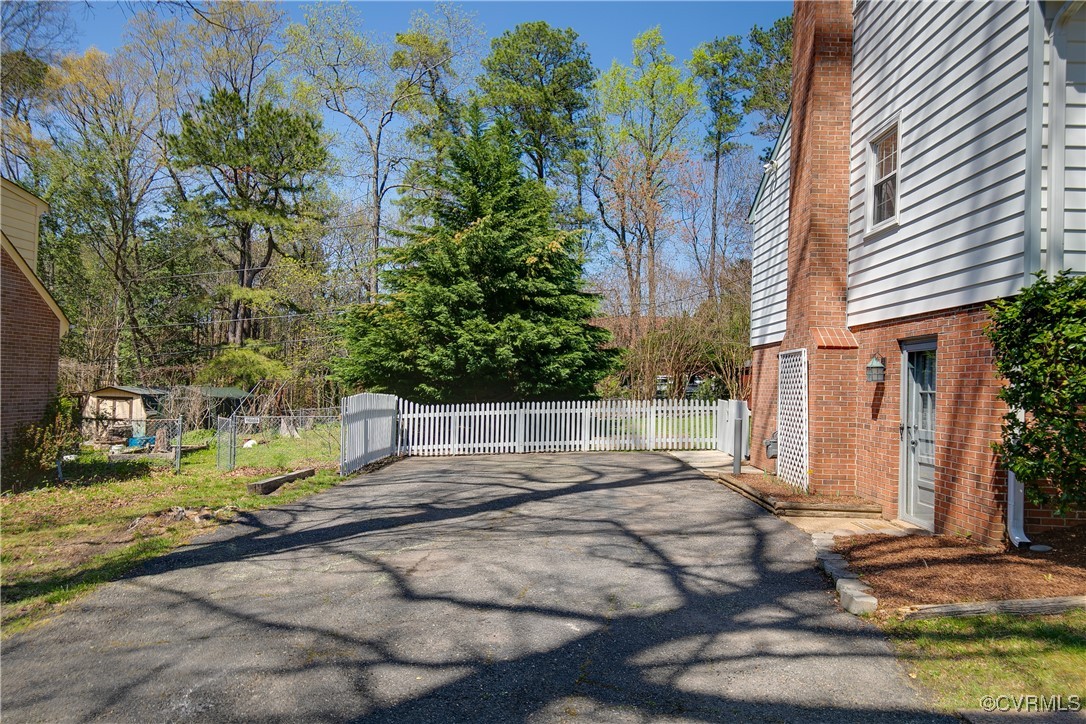 9770 Tuxford Rd