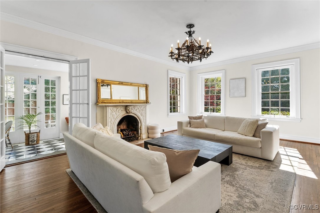 3215 Seminary Ave