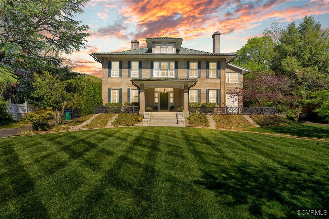 3215 Seminary Ave