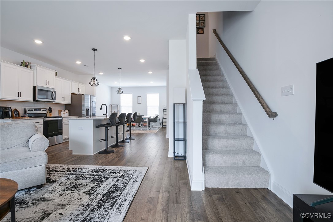 7317 Leire Ln