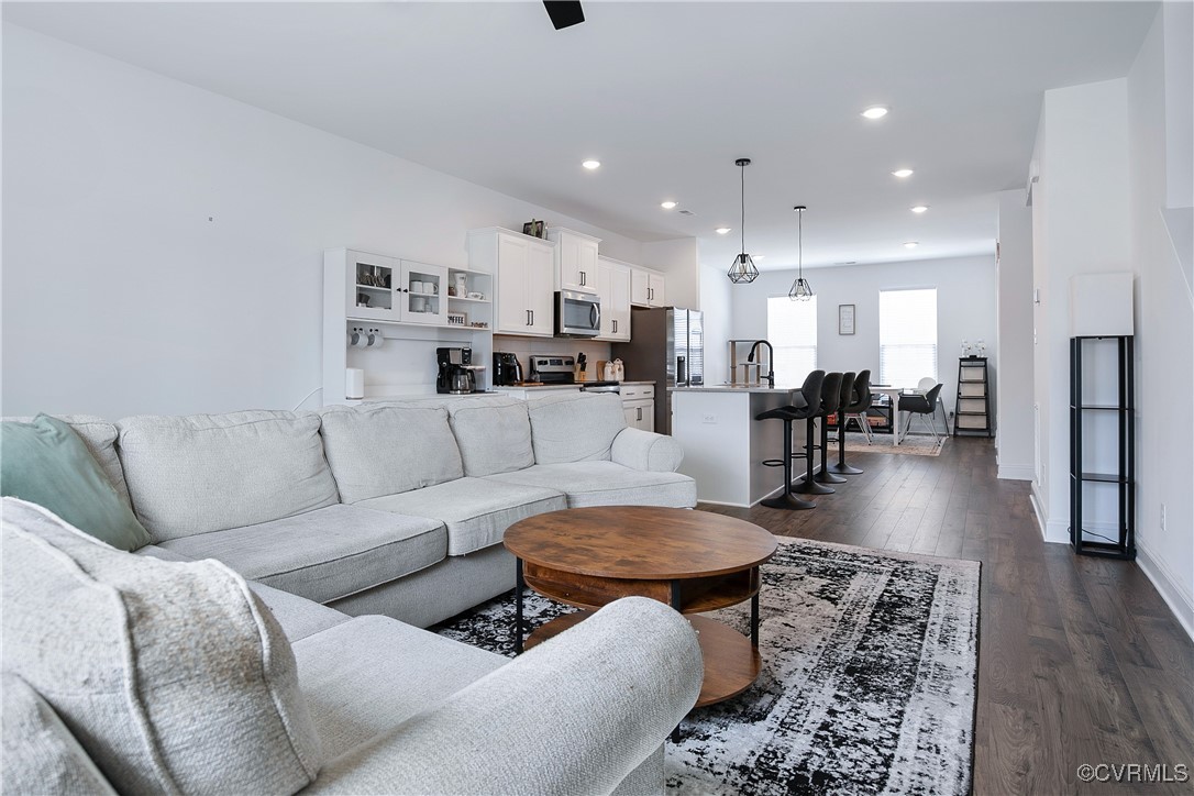 7317 Leire Ln