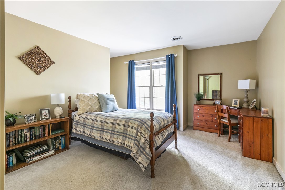 15301 Fox Briar Ct