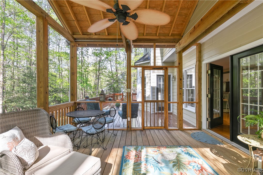15301 Fox Briar Ct