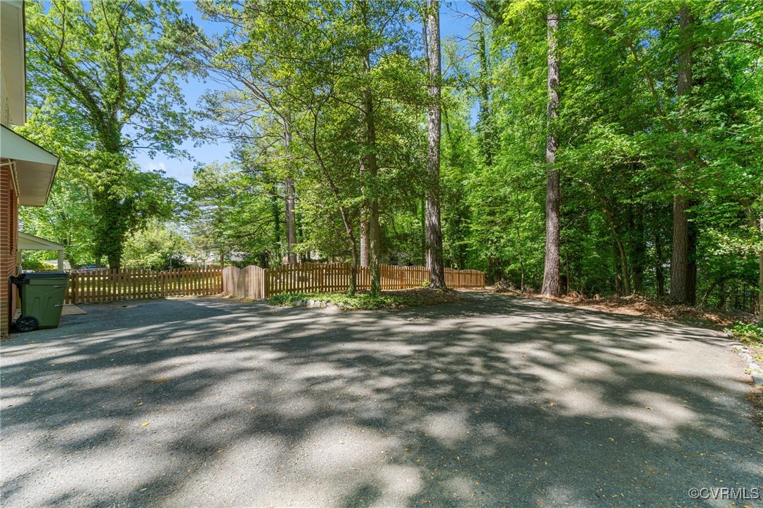3555 Lochinvar Dr