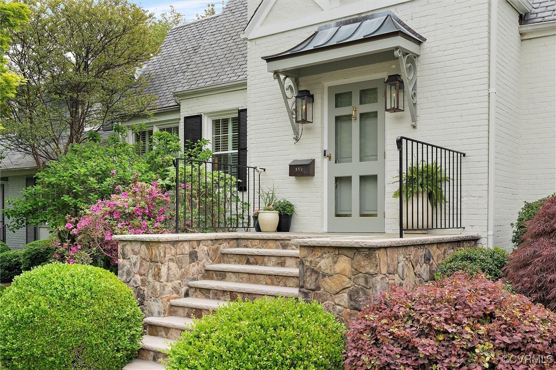 351 Lexington Rd