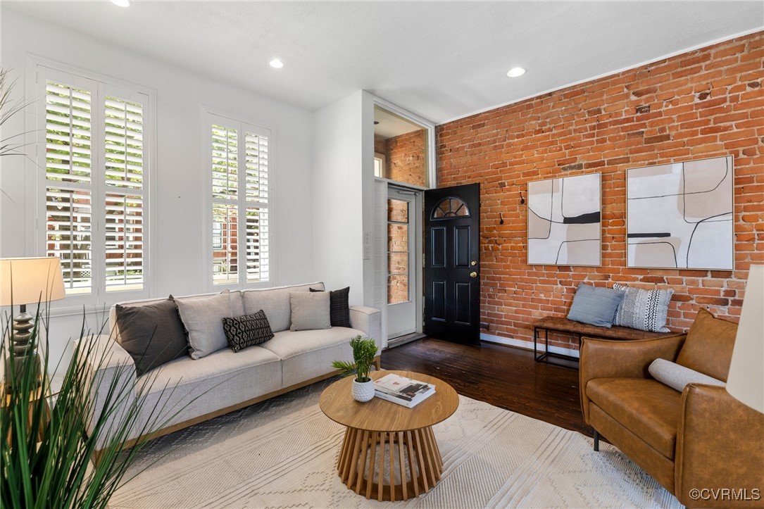 118 N Lombardy St