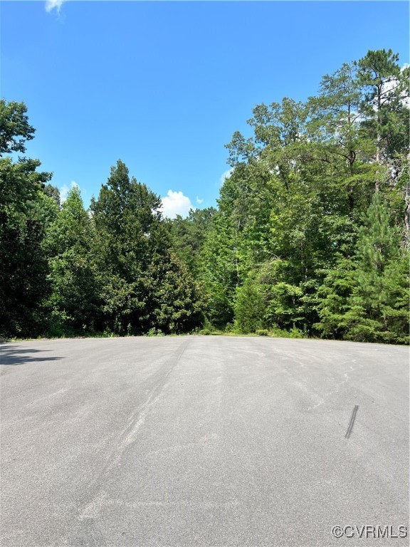 6320 Glendale Woods Dr