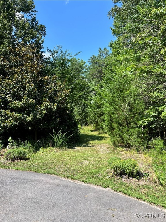 6320 Glendale Woods Dr