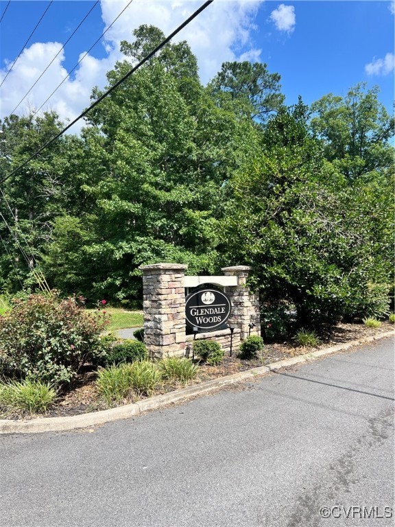 6320 Glendale Woods Dr