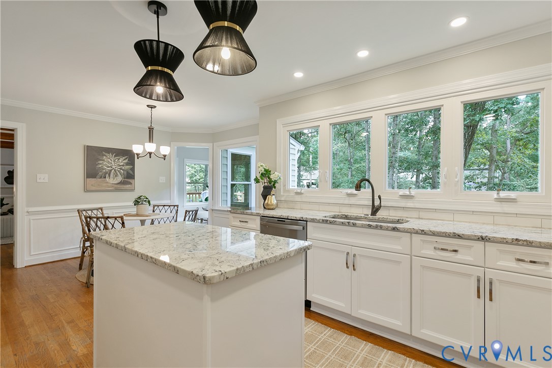 2441 Swanhurst Dr