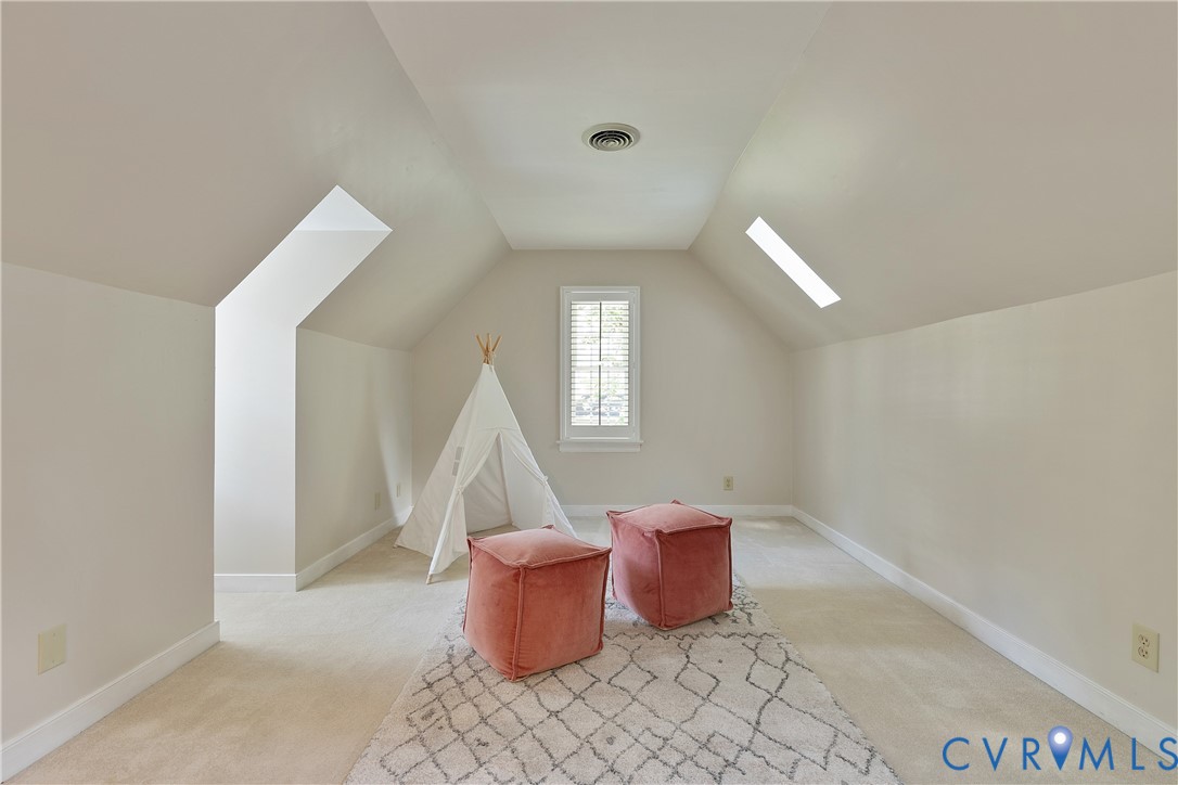 2441 Swanhurst Dr