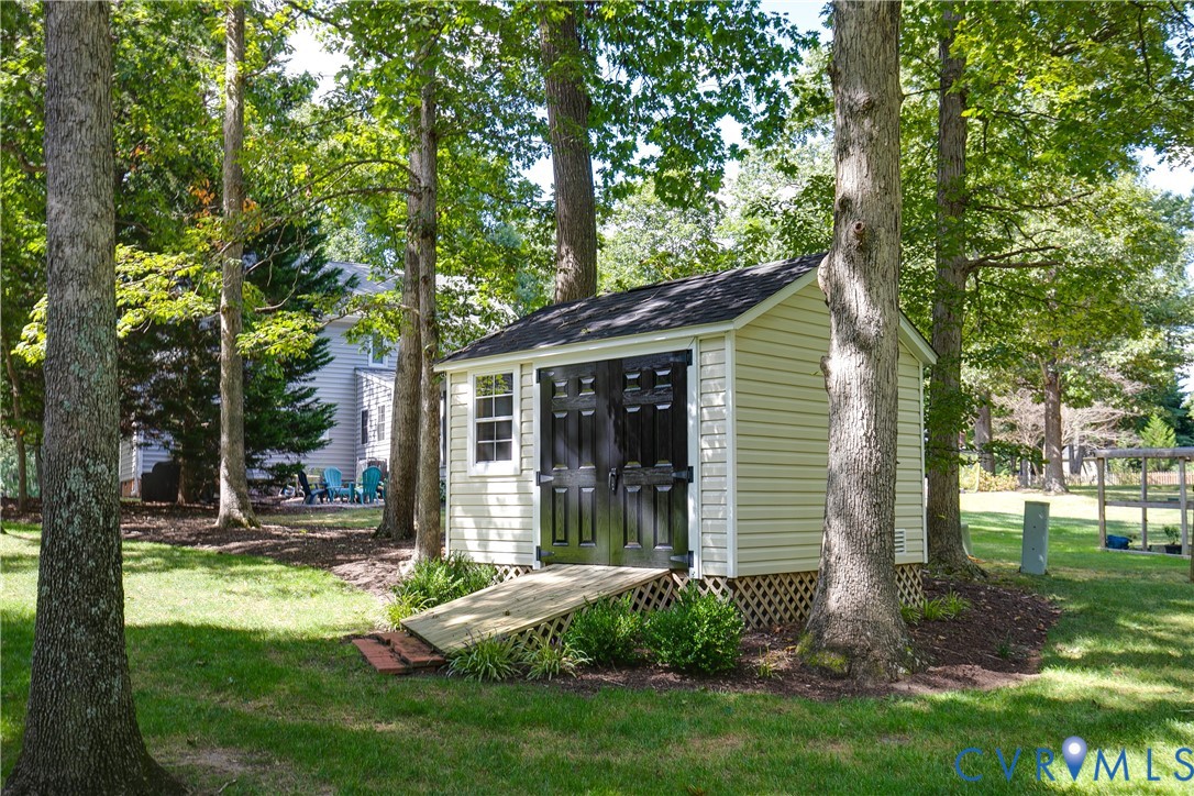 2441 Swanhurst Dr