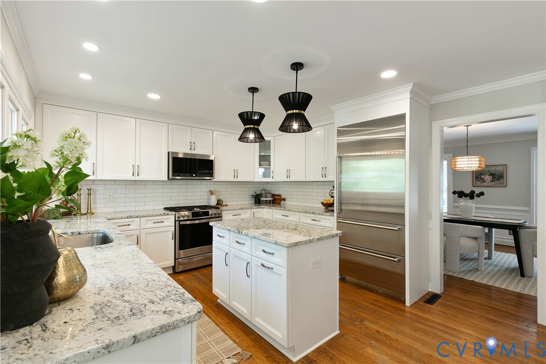 2441 Swanhurst Dr
