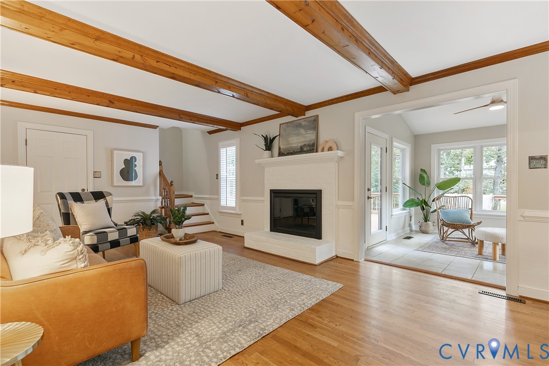 2441 Swanhurst Dr