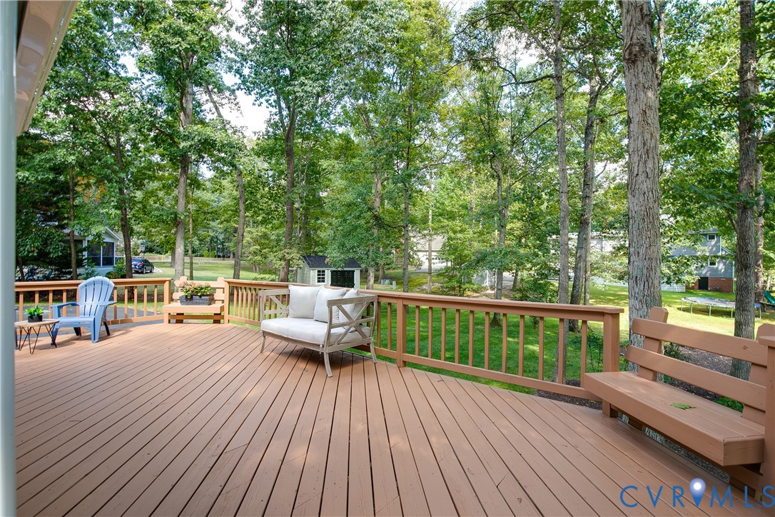 2441 Swanhurst Dr