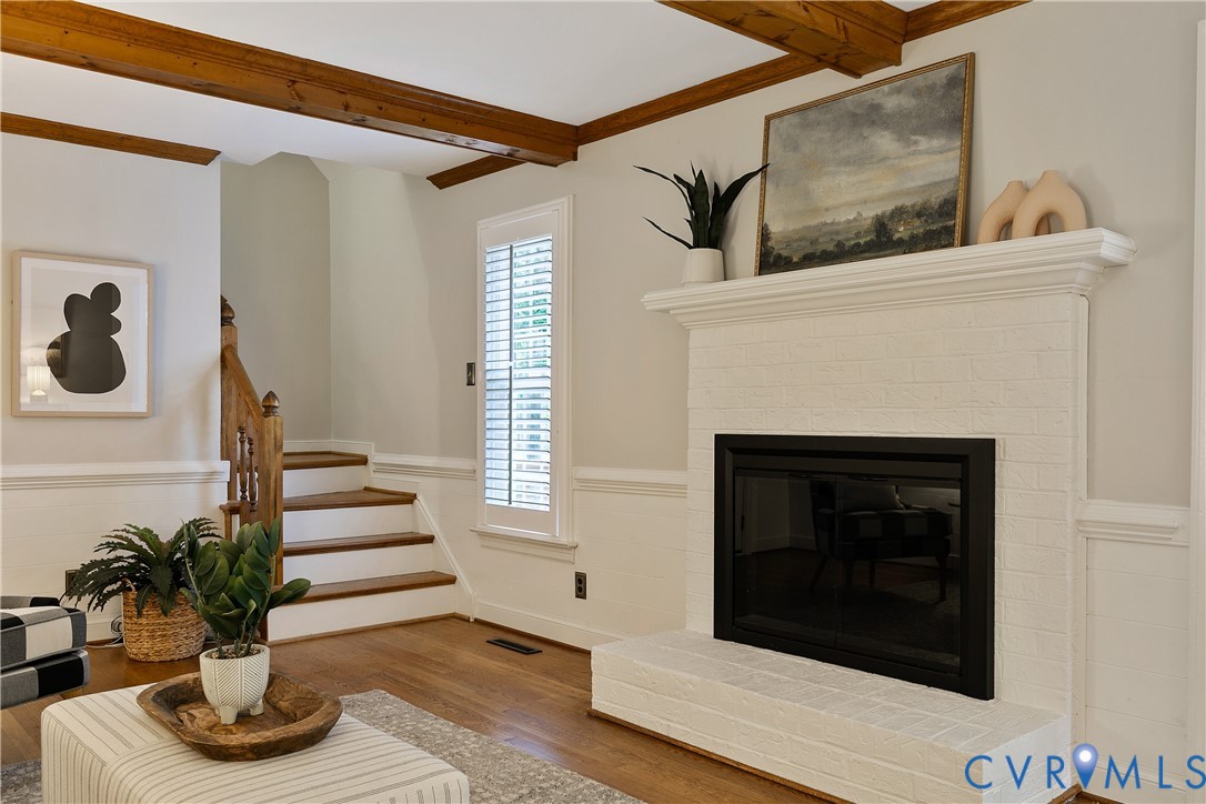 2441 Swanhurst Dr