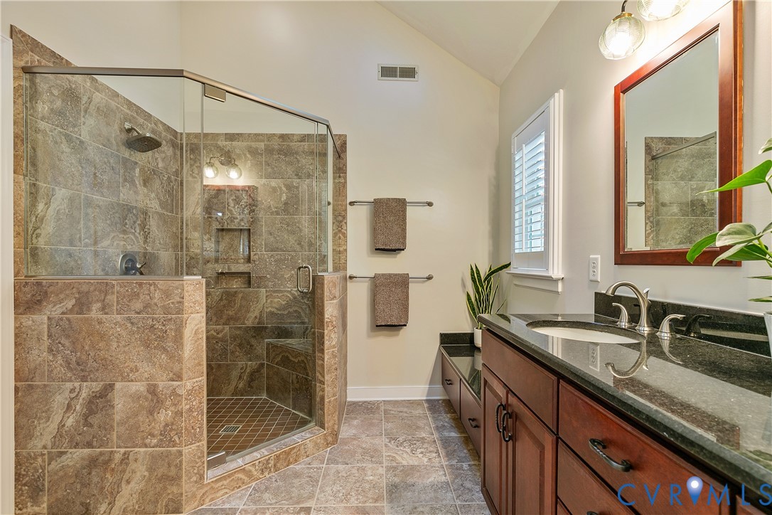 2441 Swanhurst Dr