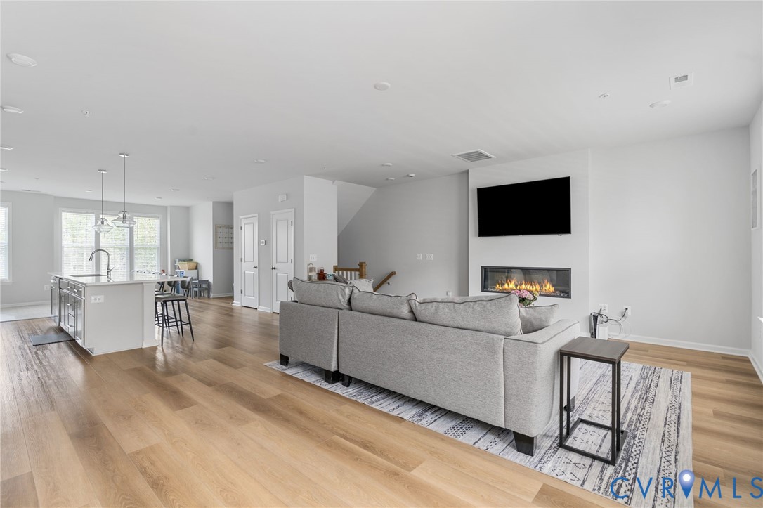 9007 Telegraph Rd Unit#B