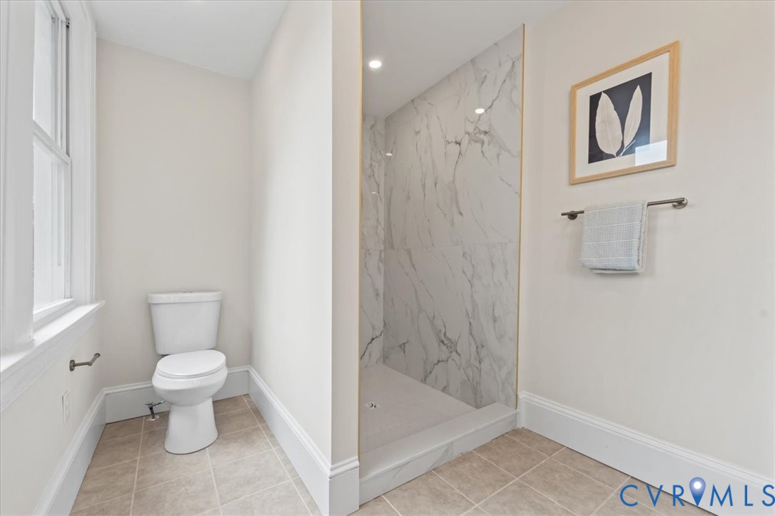 2105 Maplewood Ave