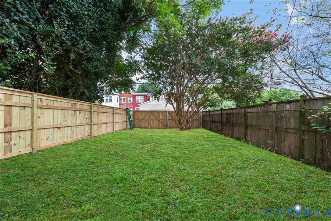 2105 Maplewood Ave