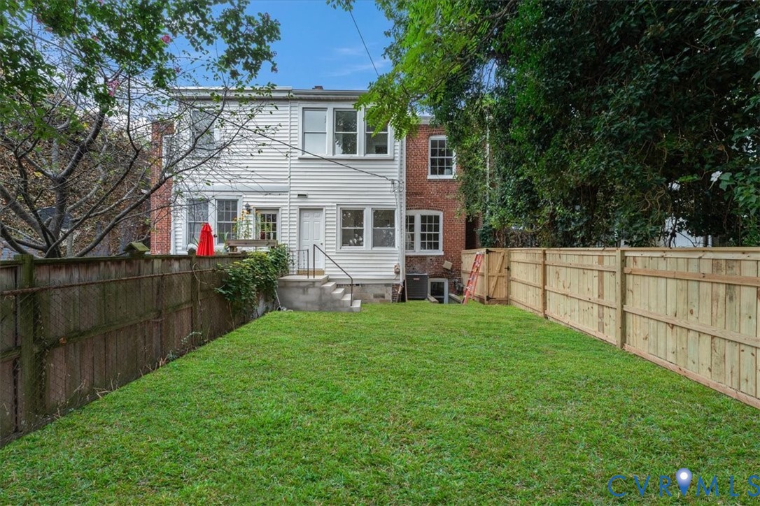 2105 Maplewood Ave