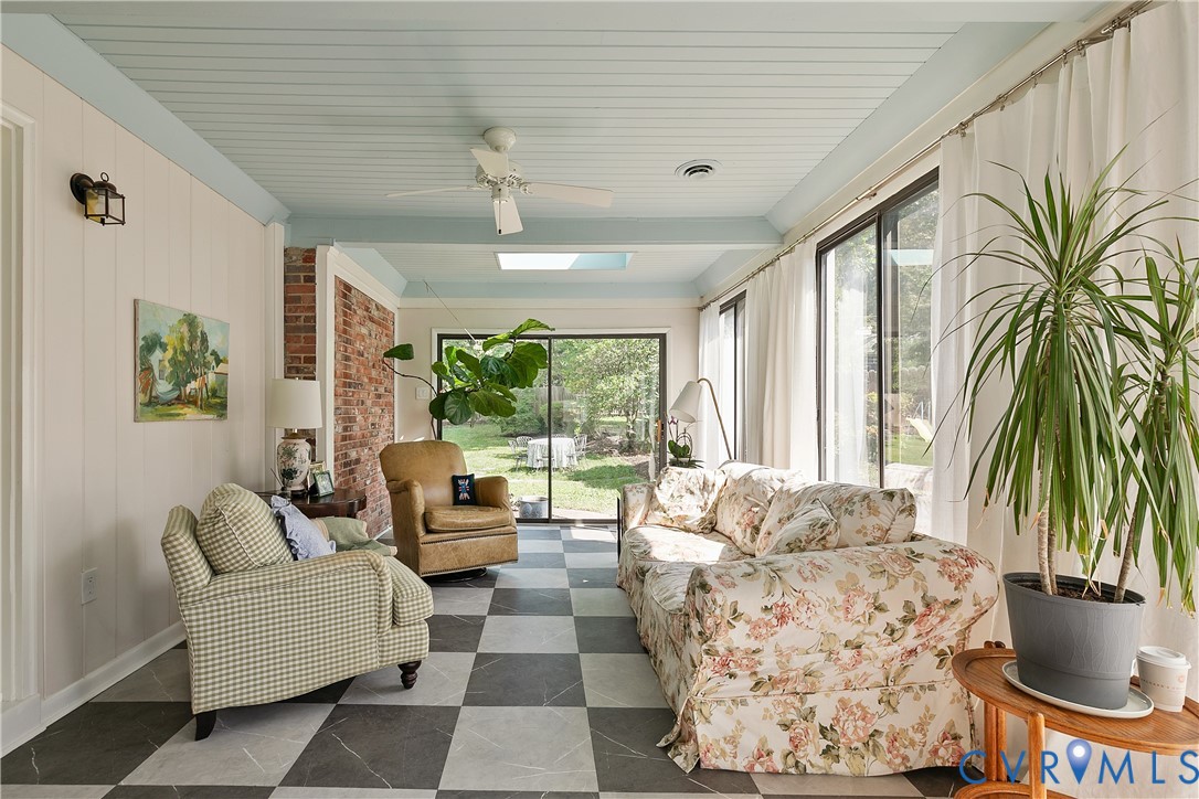 3041 Darnley Dr