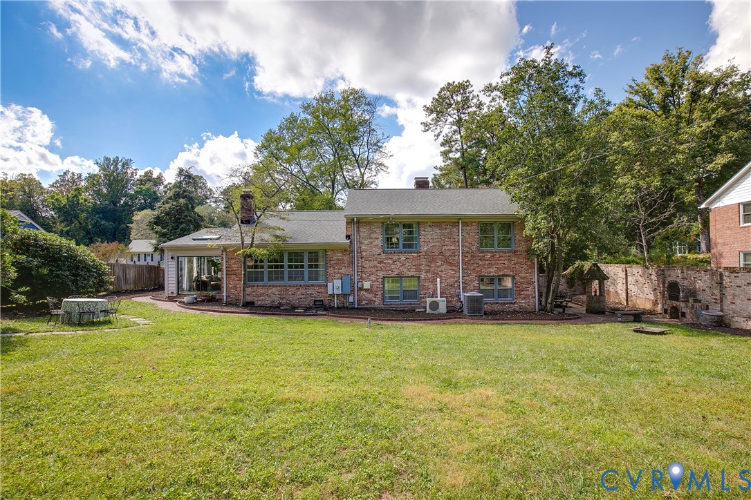 3041 Darnley Dr