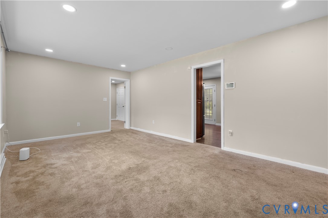 25108 Pinecroft Rd