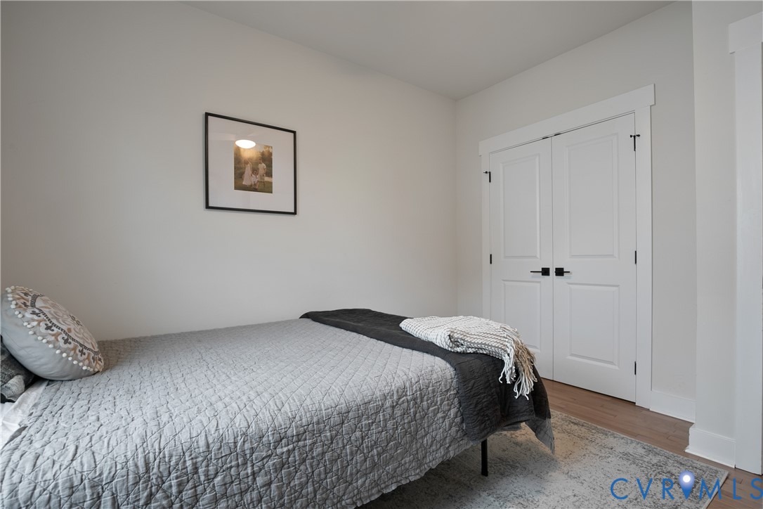 5400 Bloomingdale Ave