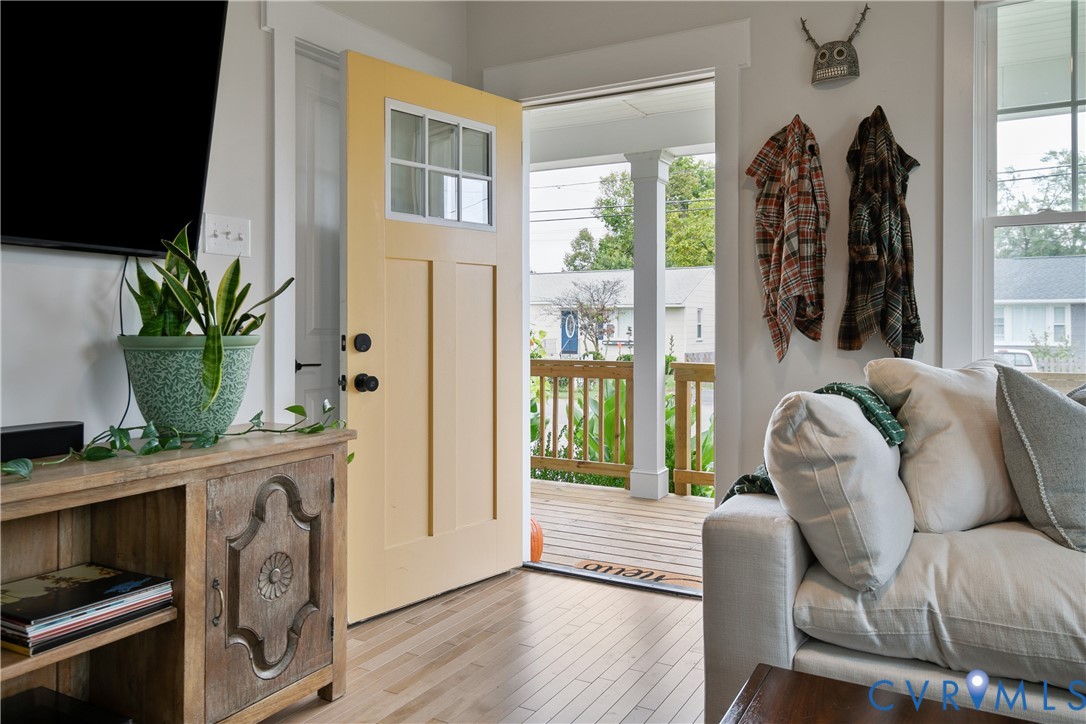 5400 Bloomingdale Ave