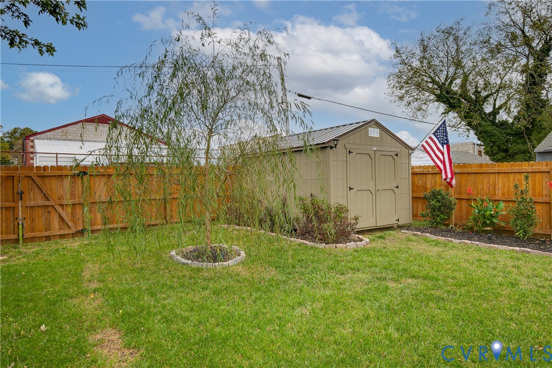 5400 Bloomingdale Ave