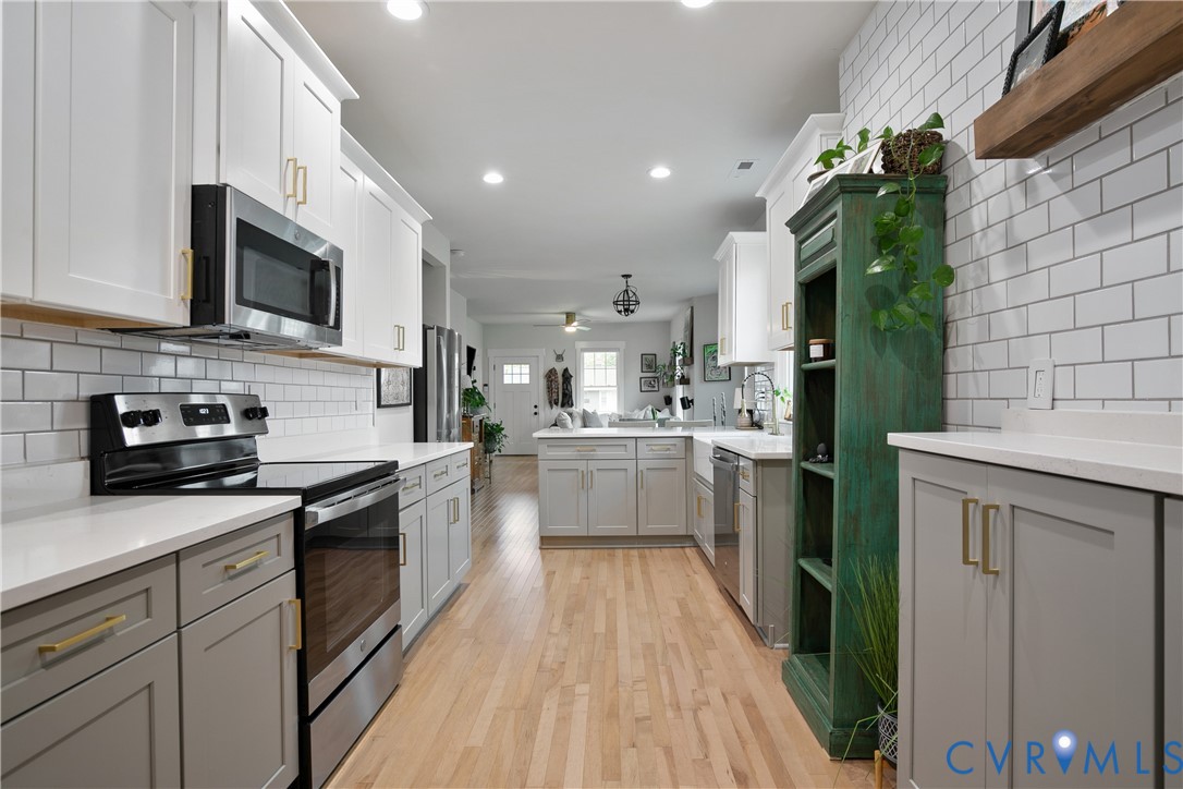 5400 Bloomingdale Ave