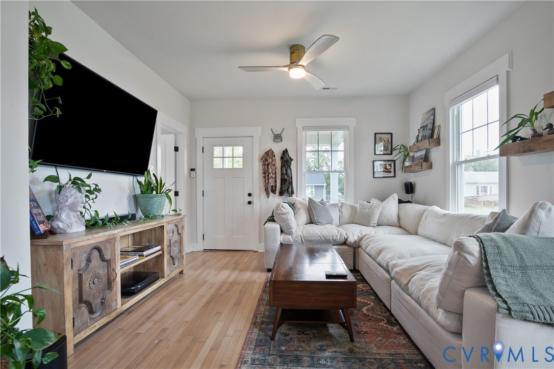 5400 Bloomingdale Ave