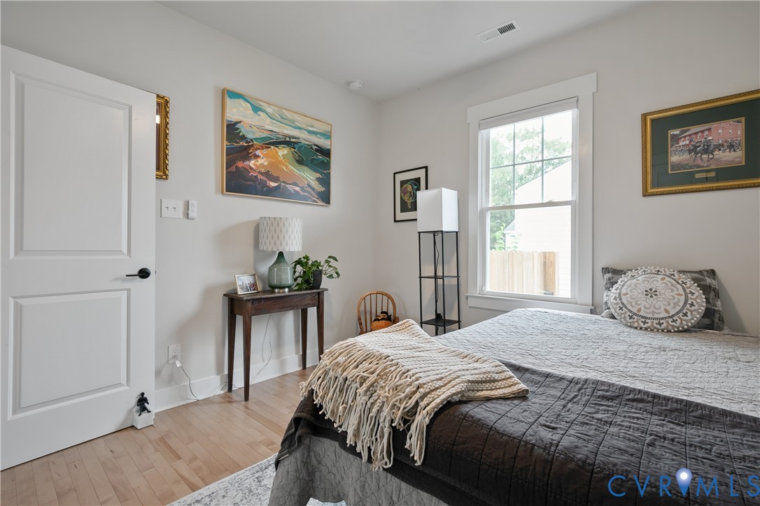 5400 Bloomingdale Ave