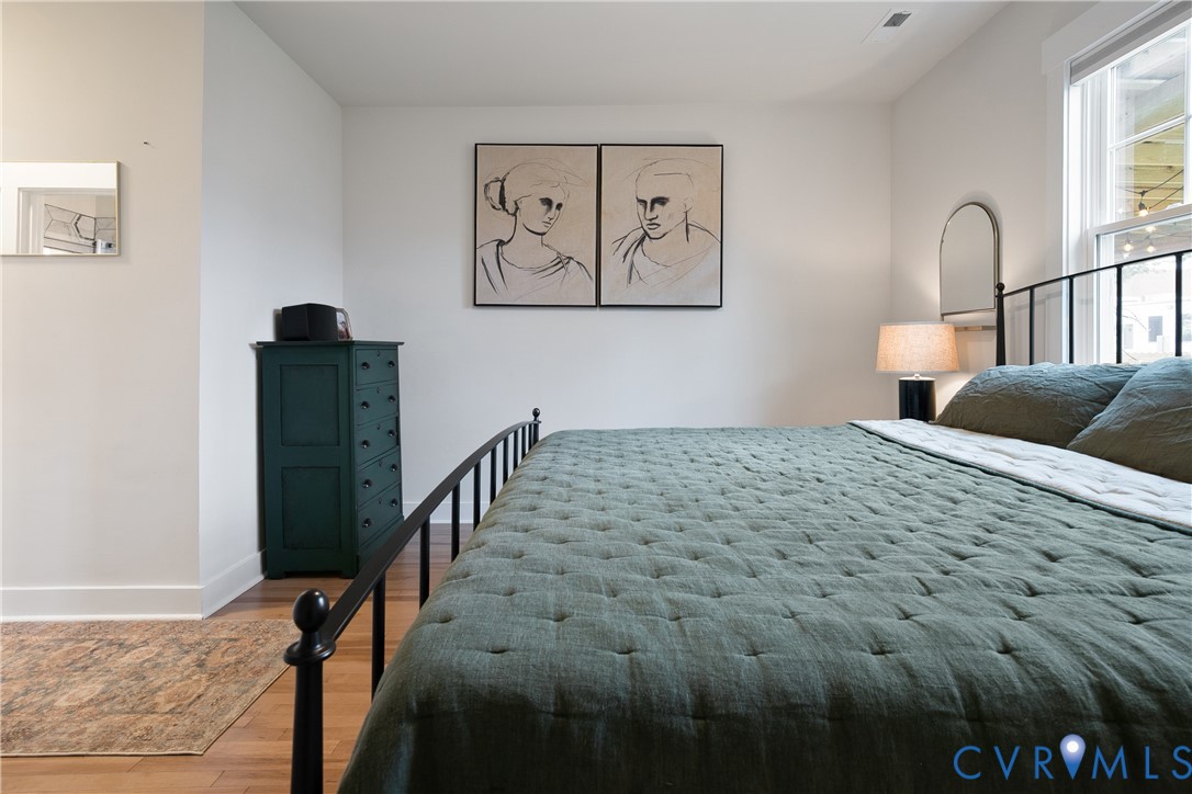 5400 Bloomingdale Ave