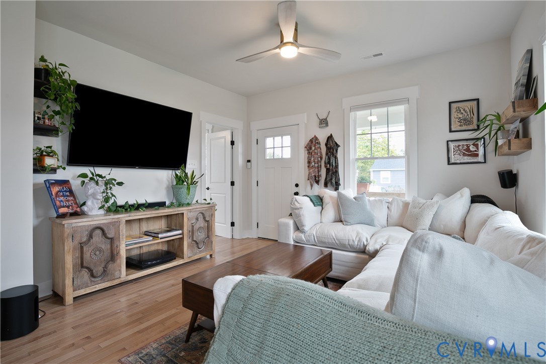 5400 Bloomingdale Ave