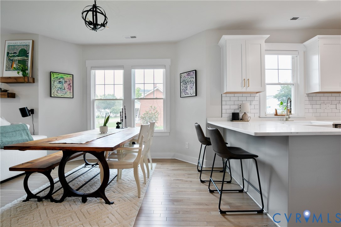 5400 Bloomingdale Ave