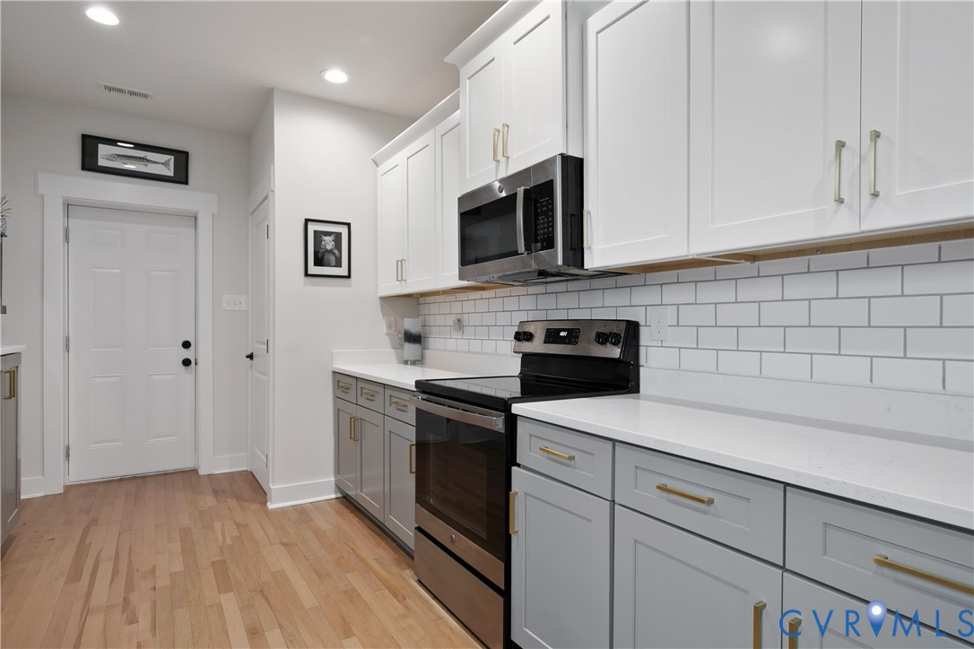 5400 Bloomingdale Ave