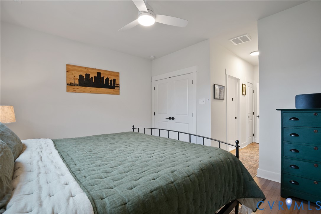 5400 Bloomingdale Ave