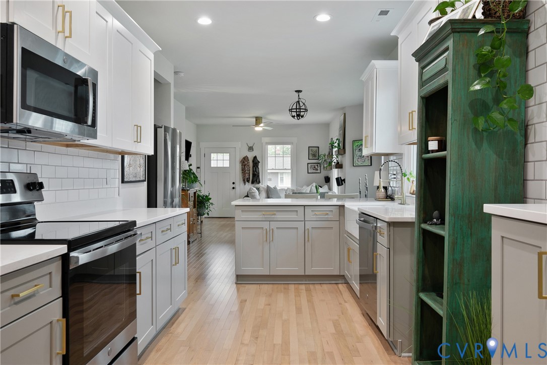 5400 Bloomingdale Ave