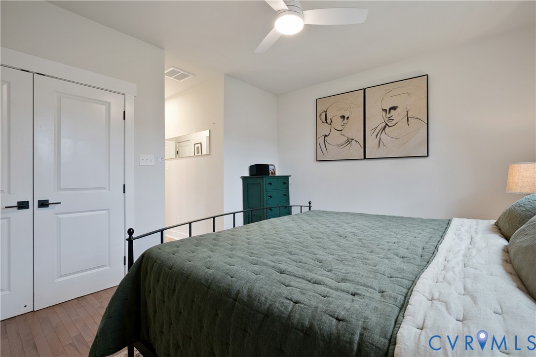 5400 Bloomingdale Ave